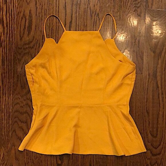 ELODIE Women’s Gold Scalloped Peplum Tank Top Sz Medium NWT - Picture 9 of 12